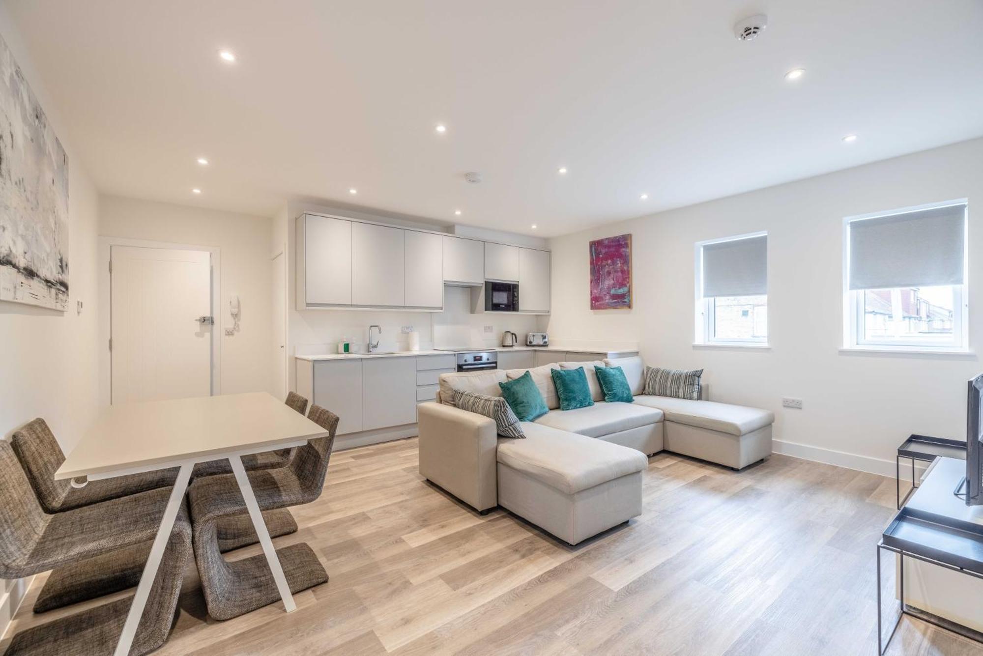 Entr - Modern Apartments In Windsor Exterior foto